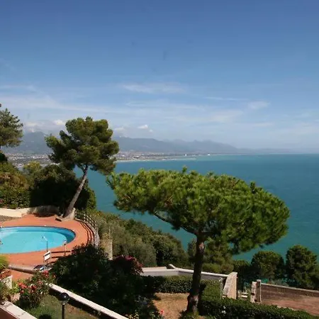 Zaneca Sleeps 6 Pool Wifi Appartement Bocca di Magra